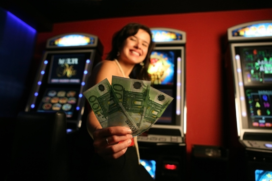 Regulación financiera y confianza del usuario en plataformas digitales de entretenimiento en América Latina